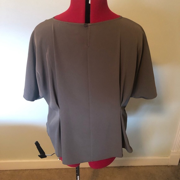 Uniqlo grey blouse size medium - Picture 2 of 6
